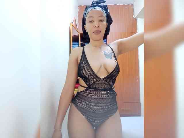 BeautifulGia webcam