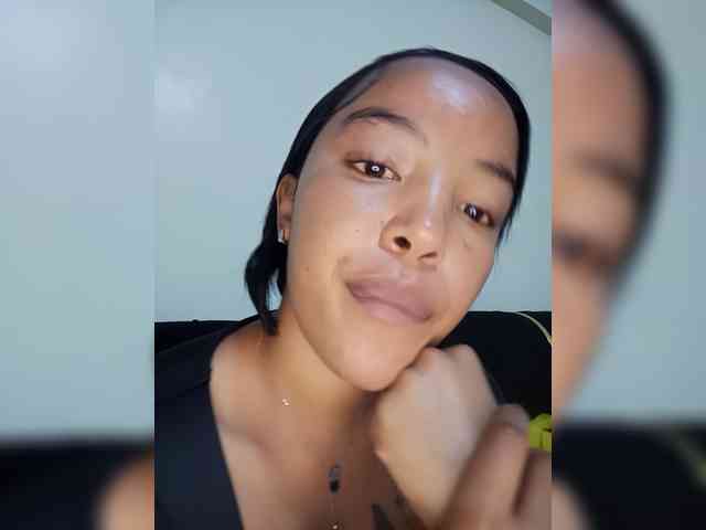 BeautifulGia webcam