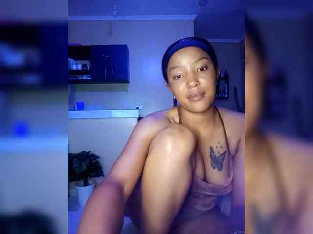BeautifulGia webcam