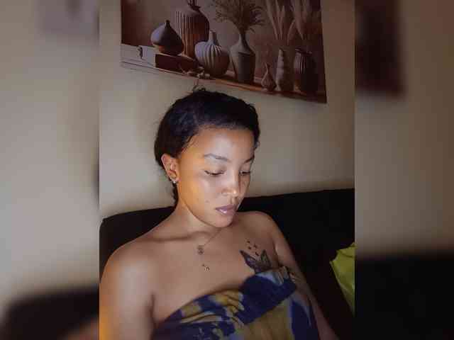 BeautifulGia webcam