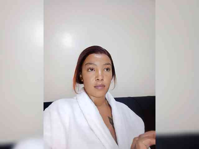 BeautifulGia webcam