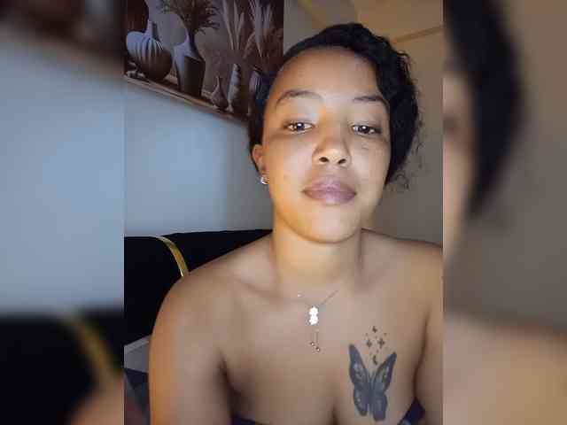 BeautifulGia webcam