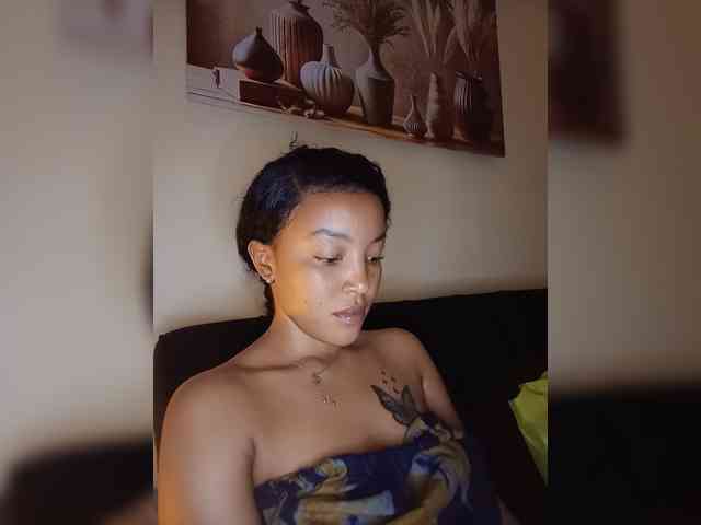 BeautifulGia webcam