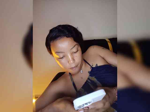 BeautifulGia webcam