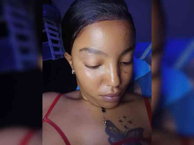 BeautifulGia webcam