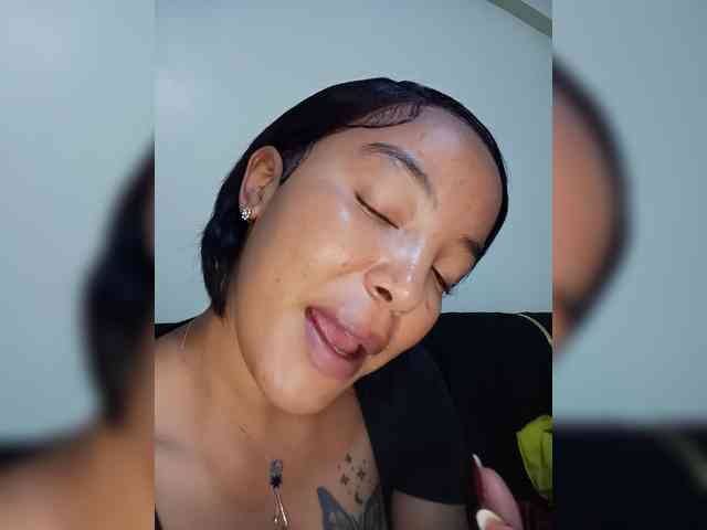 BeautifulGia webcam