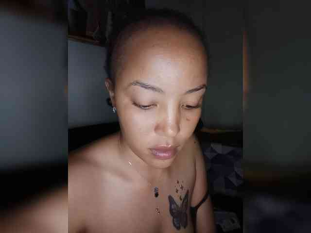 BeautifulGia webcam