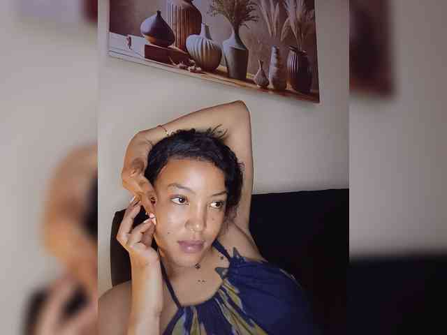 BeautifulGia webcam