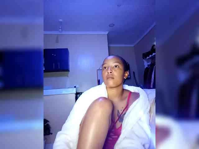 BeautifulGia webcam