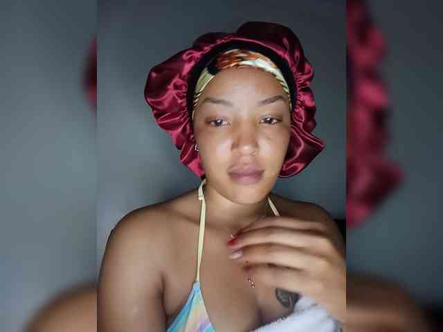 BeautifulGia webcam
