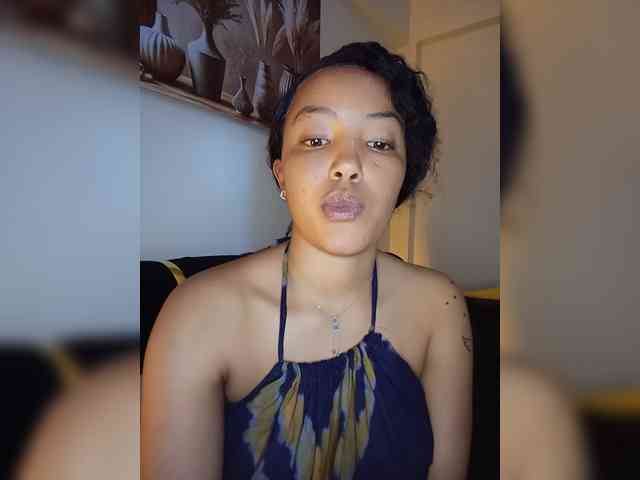 BeautifulGia webcam