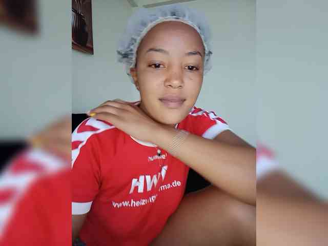 BeautifulGia webcam
