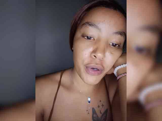 BeautifulGia webcam