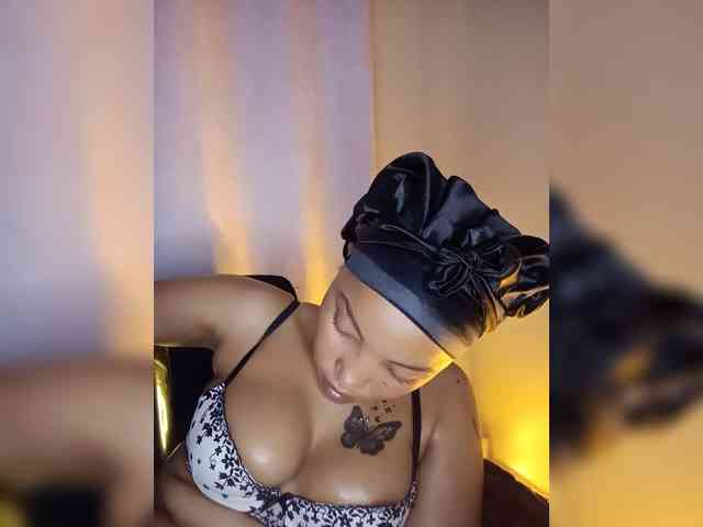 BeautifulGia webcam