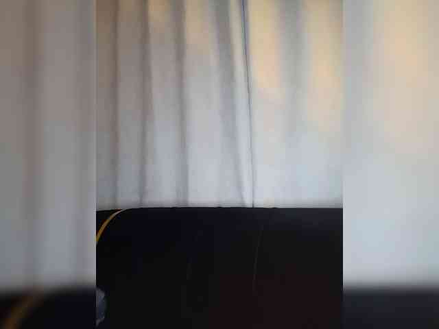 BeautifulGia webcam