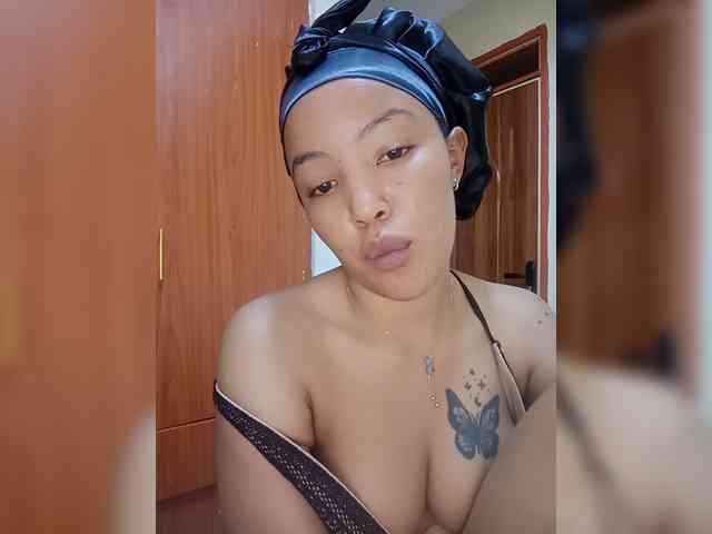 BeautifulGia webcam