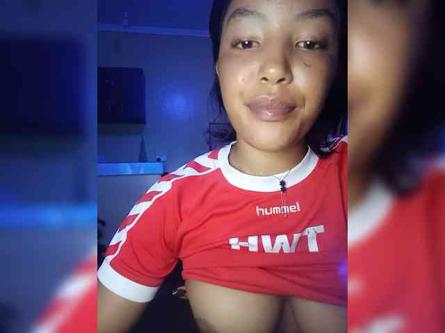 BeautifulGia webcam