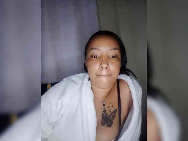 BeautifulGia webcam