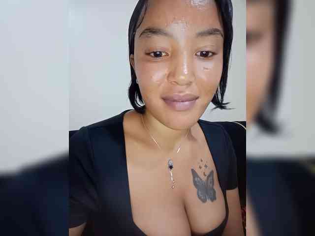BeautifulGia webcam