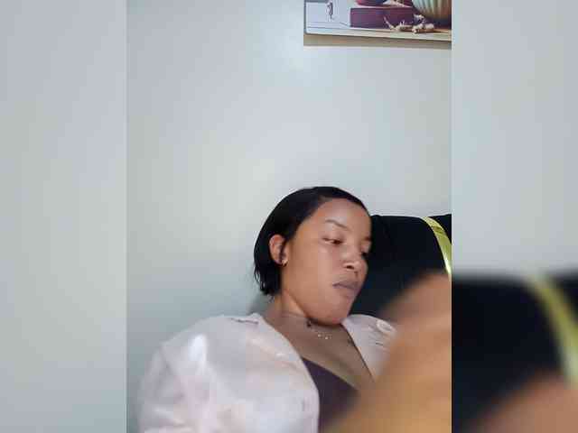 BeautifulGia webcam