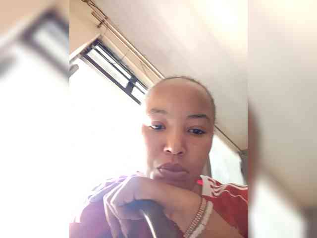 BeautifulGia webcam