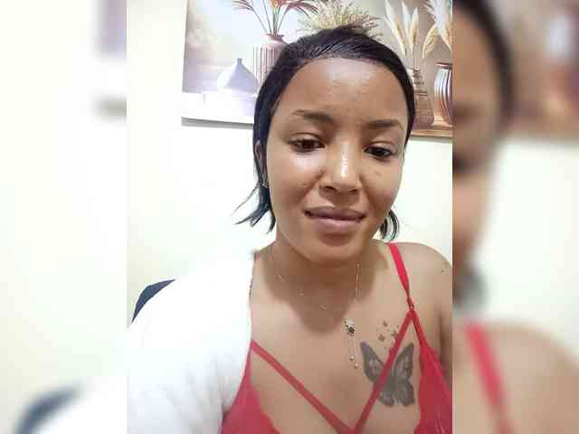 BeautifulGia webcam