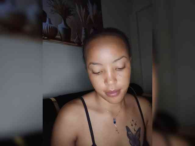 BeautifulGia webcam