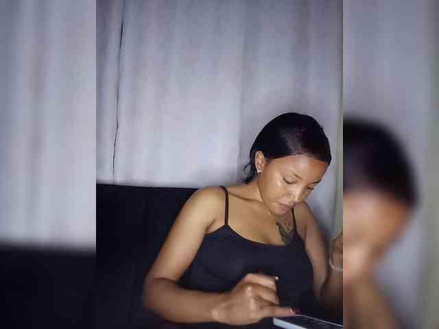 BeautifulGia webcam