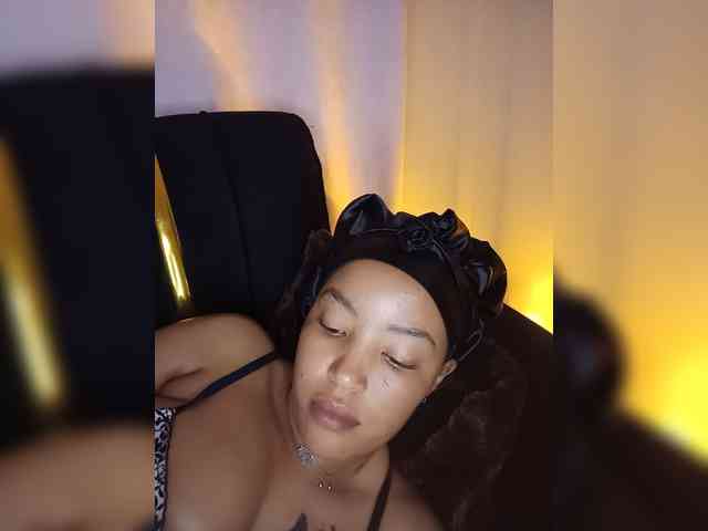 BeautifulGia webcam