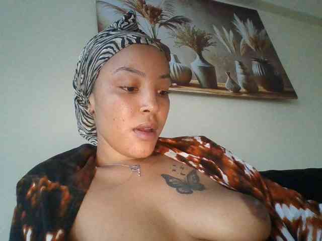 BeautifulGia webcam