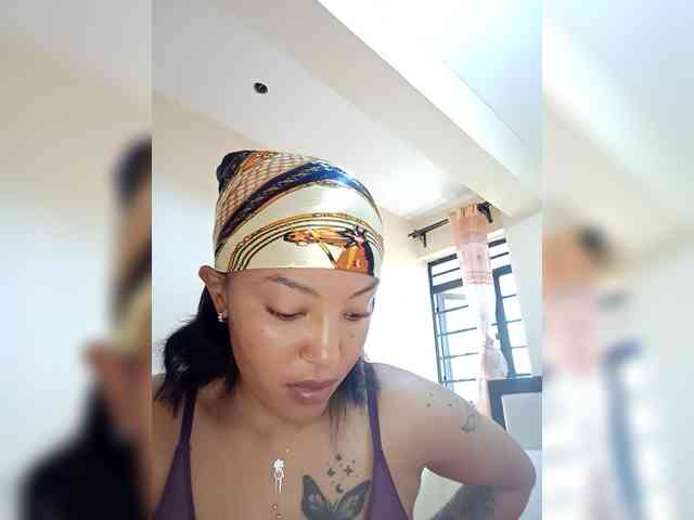 BeautifulGia webcam