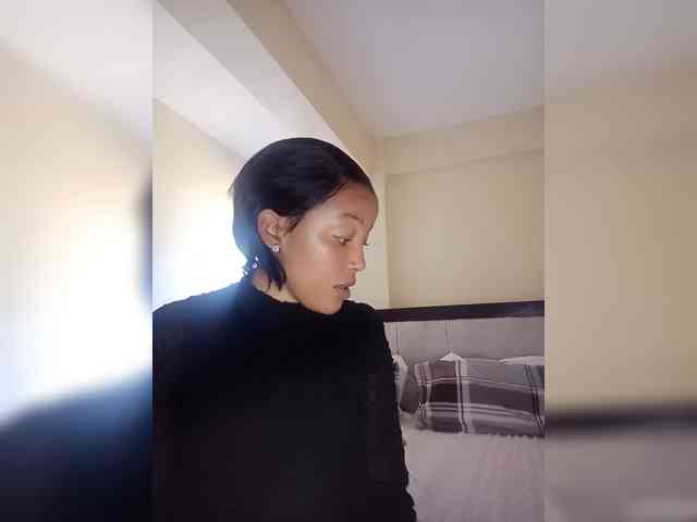 BeautifulGia webcam