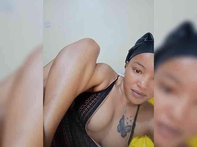 BeautifulGia webcam