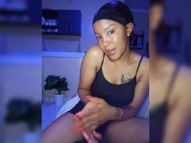 BeautifulGia webcam
