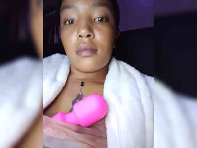 BeautifulGia webcam