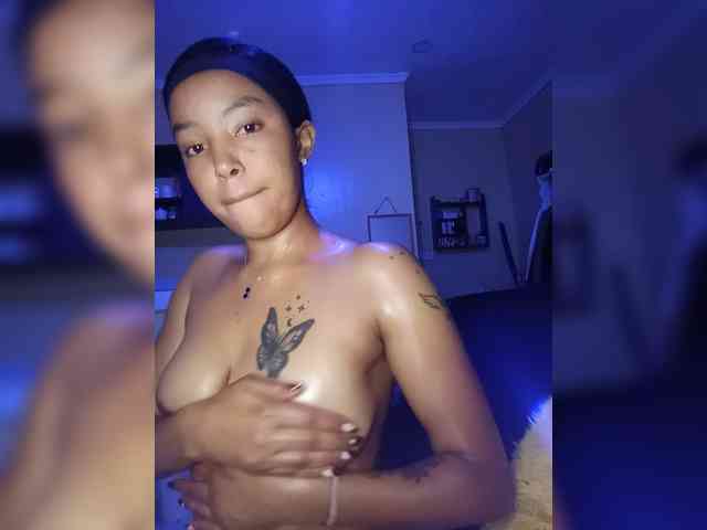 BeautifulGia webcam