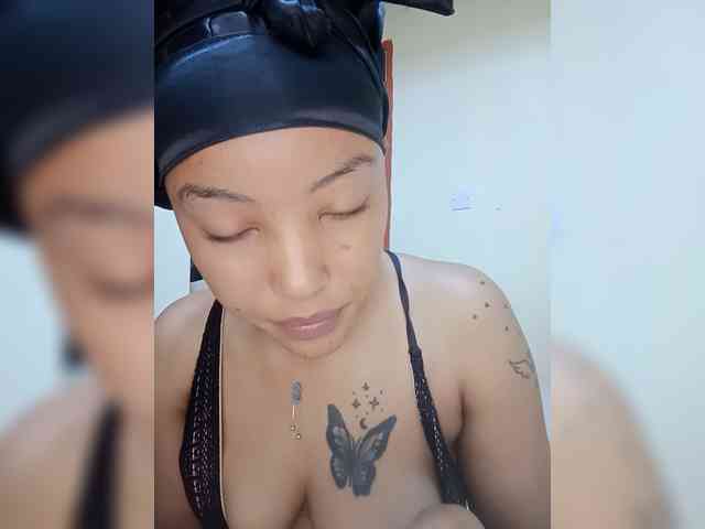 BeautifulGia webcam