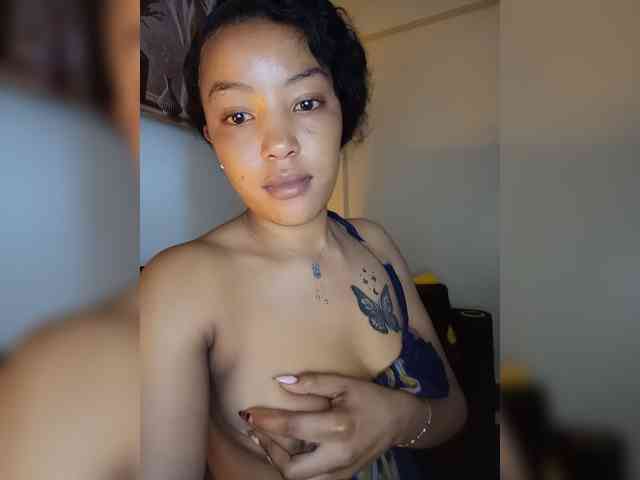 BeautifulGia webcam