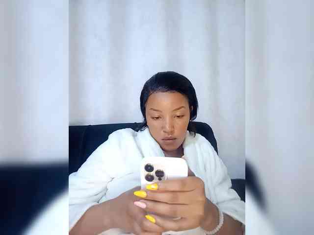 BeautifulGia webcam