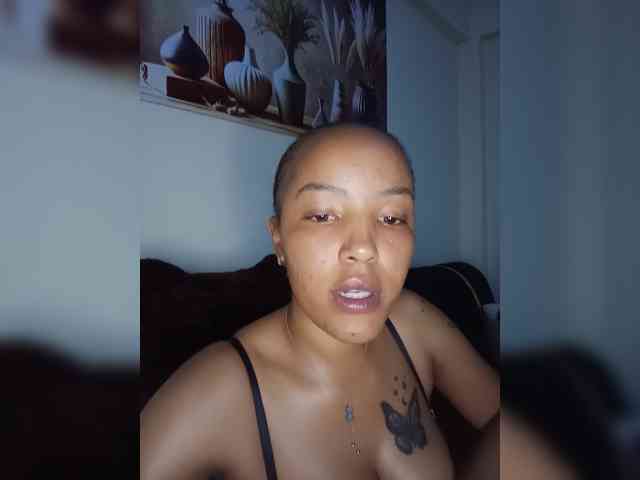 BeautifulGia webcam