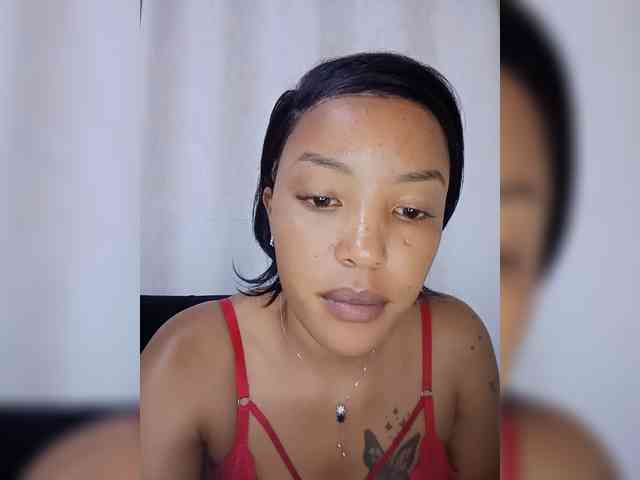 BeautifulGia webcam