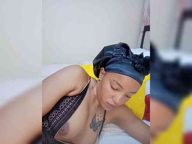 BeautifulGia webcam