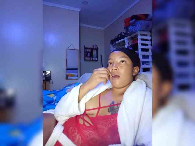 BeautifulGia webcam