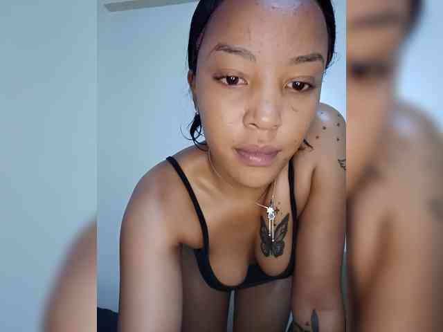 BeautifulGia webcam