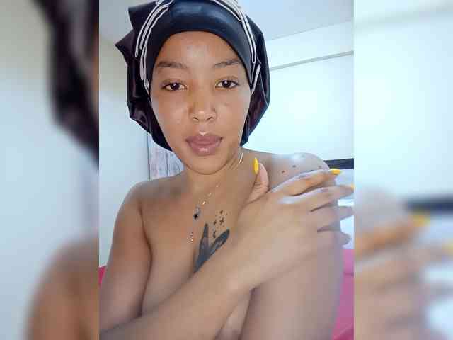 BeautifulGia webcam