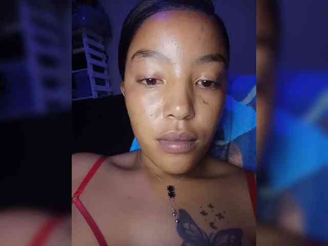 BeautifulGia webcam
