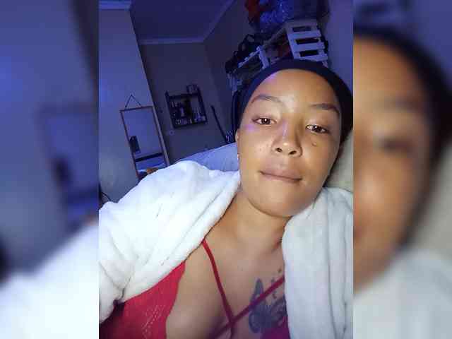 BeautifulGia webcam