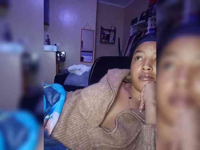 BeautifulGia webcam