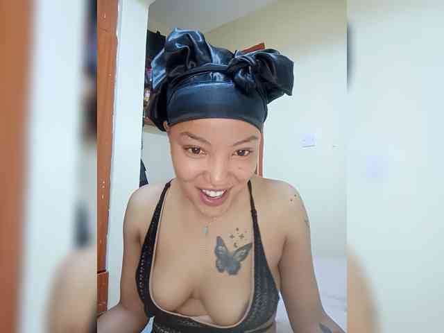BeautifulGia webcam