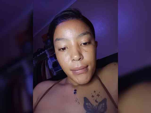 BeautifulGia webcam